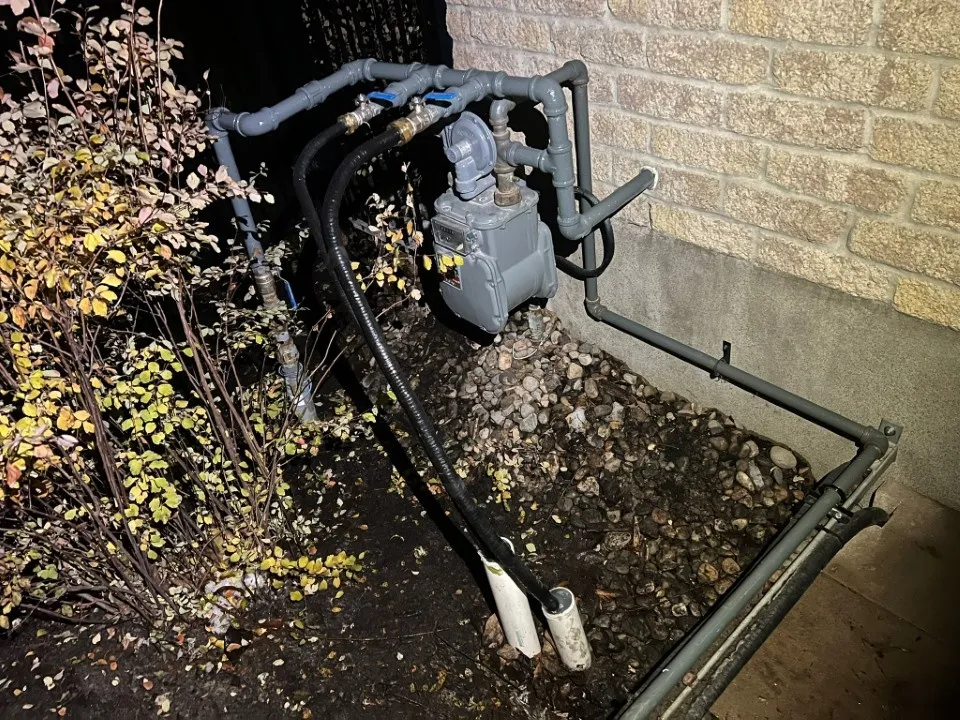 Gas Meter and Regulator Connection